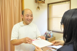 ありのままにお体の気になることをお聞かせください。 ※痛みの原因を探る最大のポイントとなります。